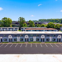 exterior view at Commons at Camp Creek